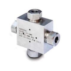 Enerpac 43600, Conexion de ultra alta presión, Cruz, Cono de 0.38 pulg