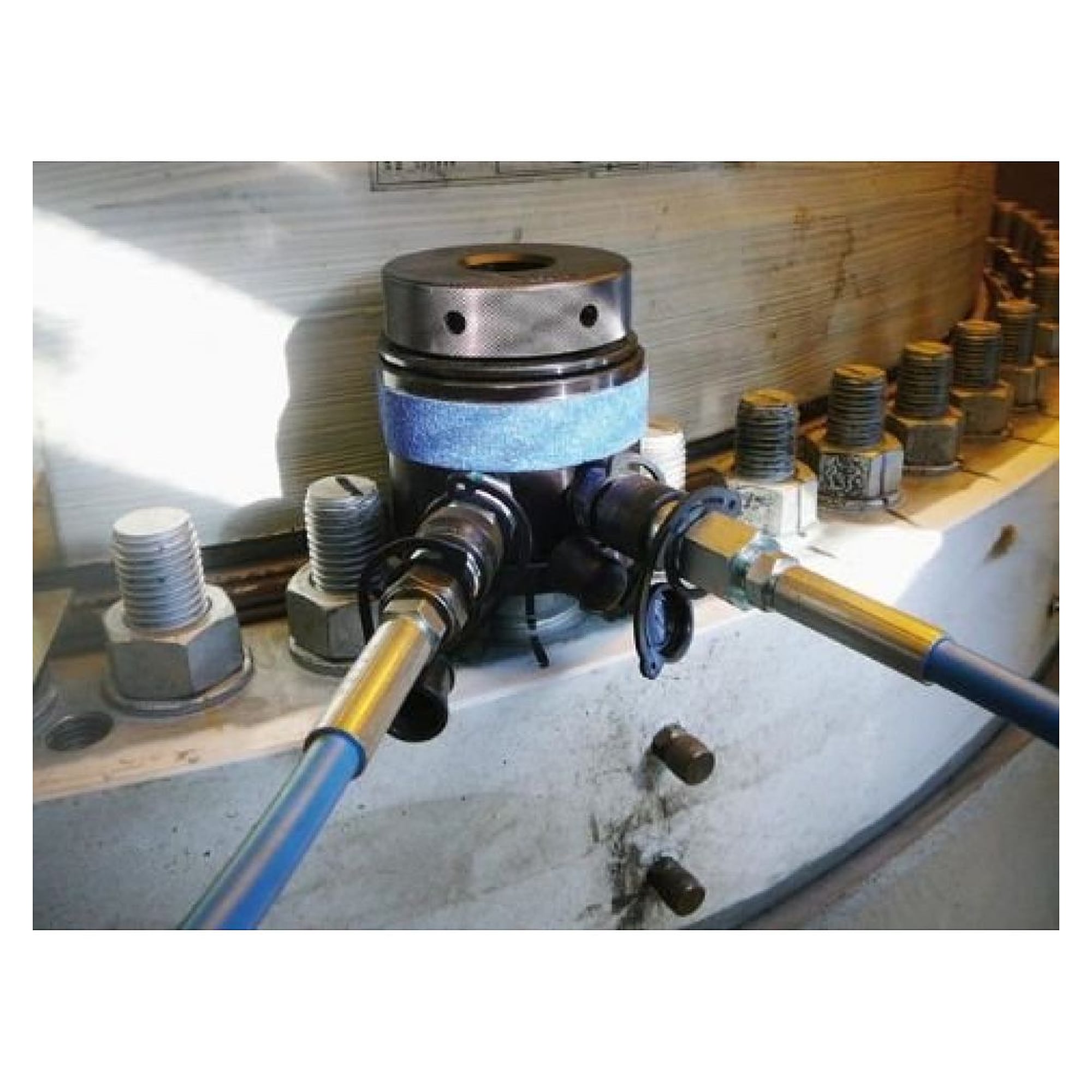 Hydraulic Topside Bolt Tensioner, M16–M30 Thread Range - Enerpac GT1LCB