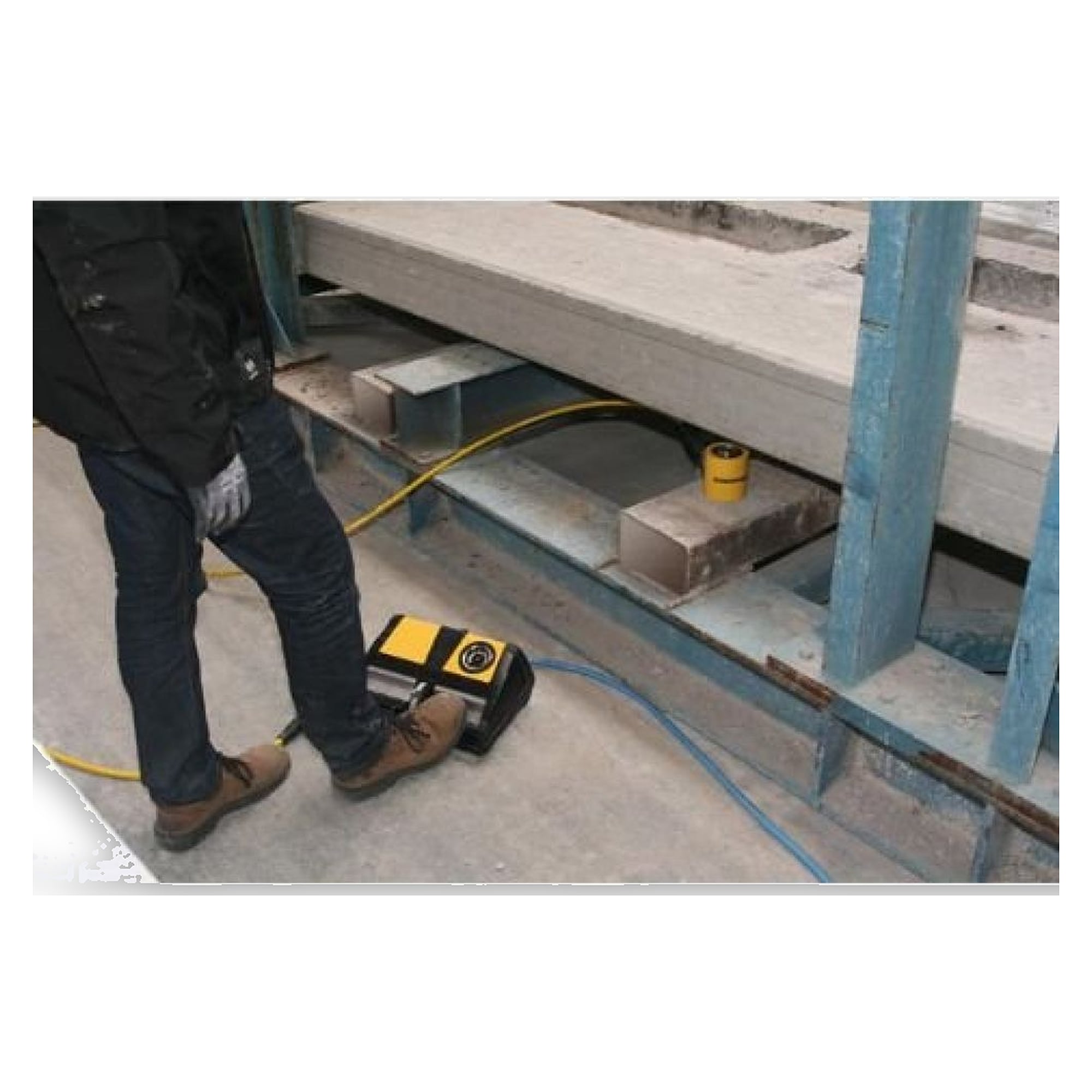 Lufthydraulische Fußpumpe, 3/3 Ventil, 1 L, Manometer - Enerpac XA11G